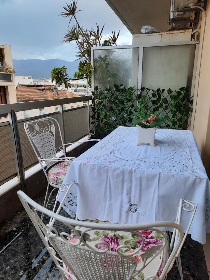Villys Apartment Kalamata Esterno foto