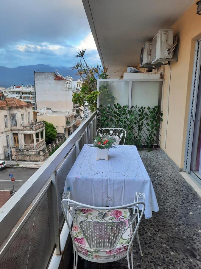 Villys Apartment Kalamata Esterno foto
